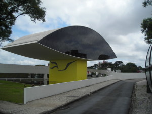 "Das Auge" von Oscar Niemeyer in Curitiba