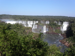 Imposante Iguaçu-Fälle von der argentischen Seite aus gesehen